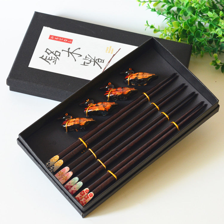 Chopstick Harmony: 4-Pair Wooden Set & Holder Gift Box